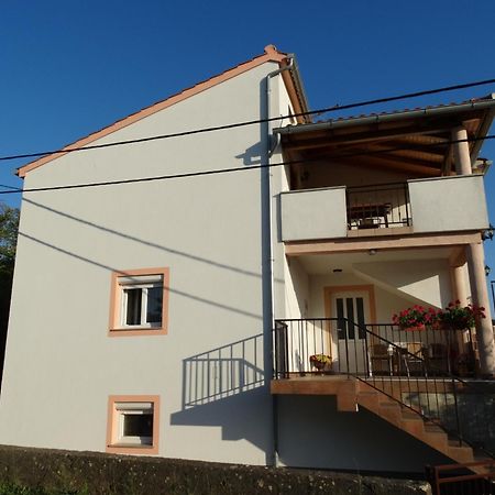 Apartman Petra Vrh  Esterno foto