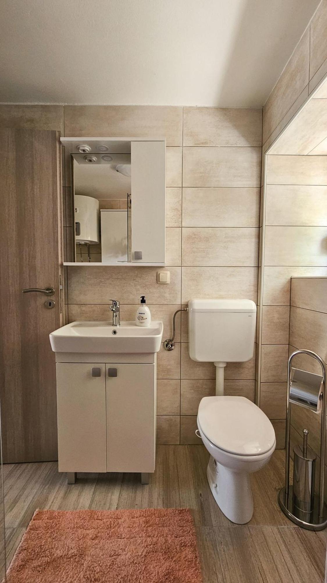 Apartman Petra Vrh  Esterno foto