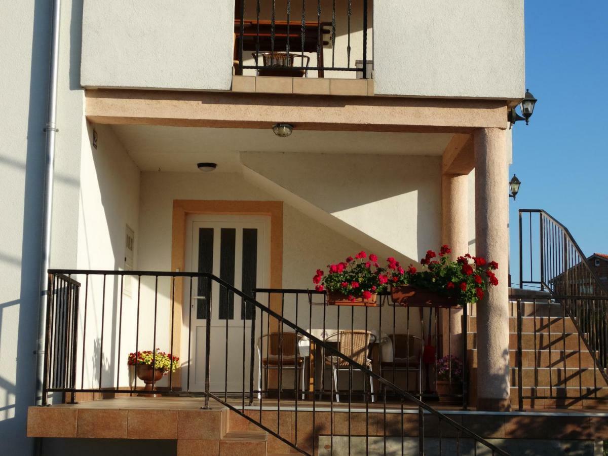 Apartman Petra Vrh  Esterno foto